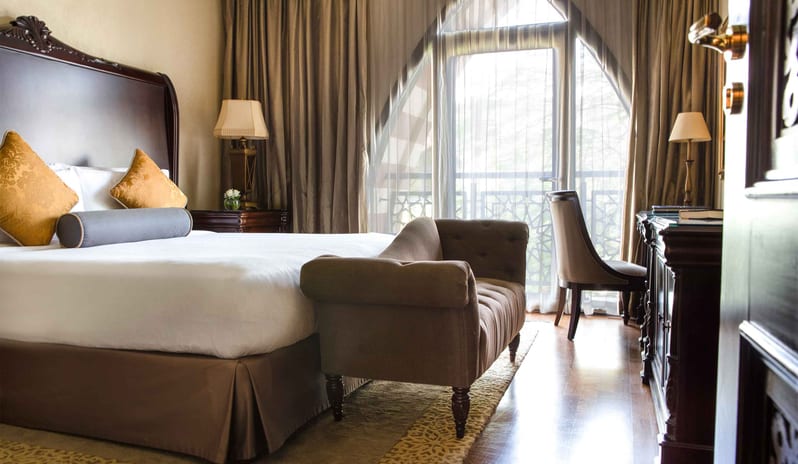 Jumeirah Zabeel Saray - Four Bedroom Lagoon Residence  Master Bedroom